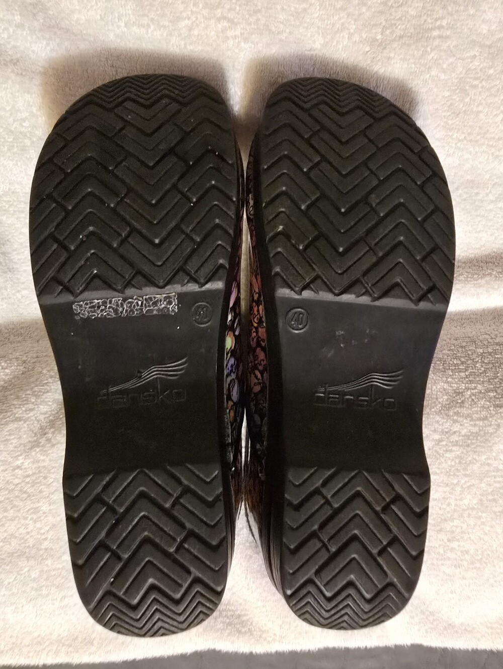 Dansko Professional Viola Dot Cursive Patent Leather Clogs Excellent 9.5-10 - Picture 7 of 7